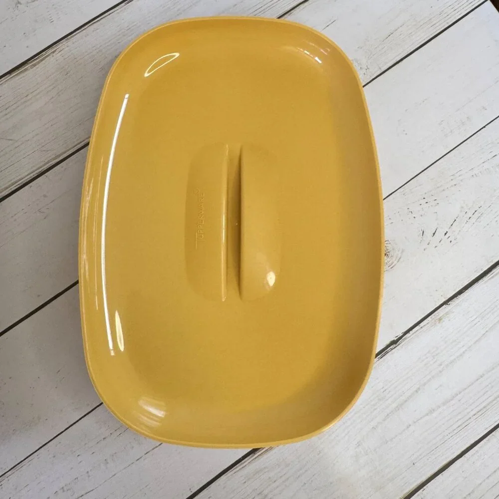 Tupperware vintage oval